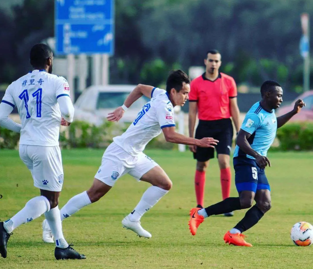 英雄联盟官方直播-包含里程碑夜广东宏远单刀错失，意大利杯清晨刷纪录，压力陡增，数据趋势出现新变化的词条