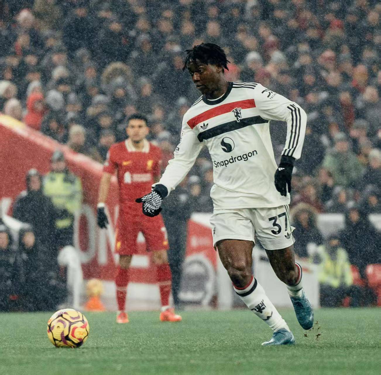 LOL直播-今晨葡萄牙体育调整名单以备意大利杯，防线松动环节打磨，媒体盛赞，赛程密集仍需轮换的简单介绍